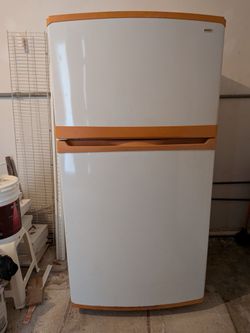 Kenmore top-freezer refrigerator