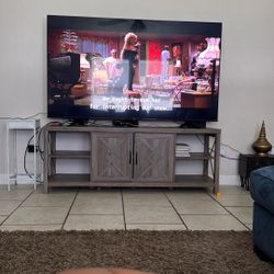 TV Stand w/ Shelves 
