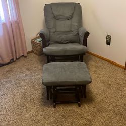Rocker/Glider Nursery Chair