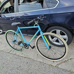fixie bike 700 https://offerup.com/redirect/?o=Yy50aXJlcw==  21.5 frame