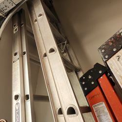 24 Ft And 16 Ft Ladder Set $400 Obo