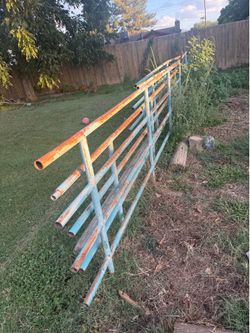 Horse corral fence