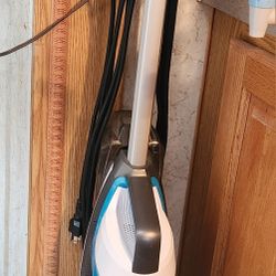 Bissell CROSS WAVE  Like New Vacuums And Mops 