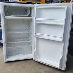 Kenmore White Compact Mini Fridge w/ Freezer