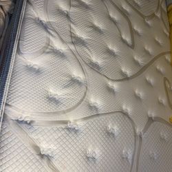 Full Size Mattress and Mattress Base $400