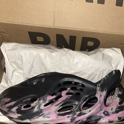 adidas Yeezy Foam RNR 
