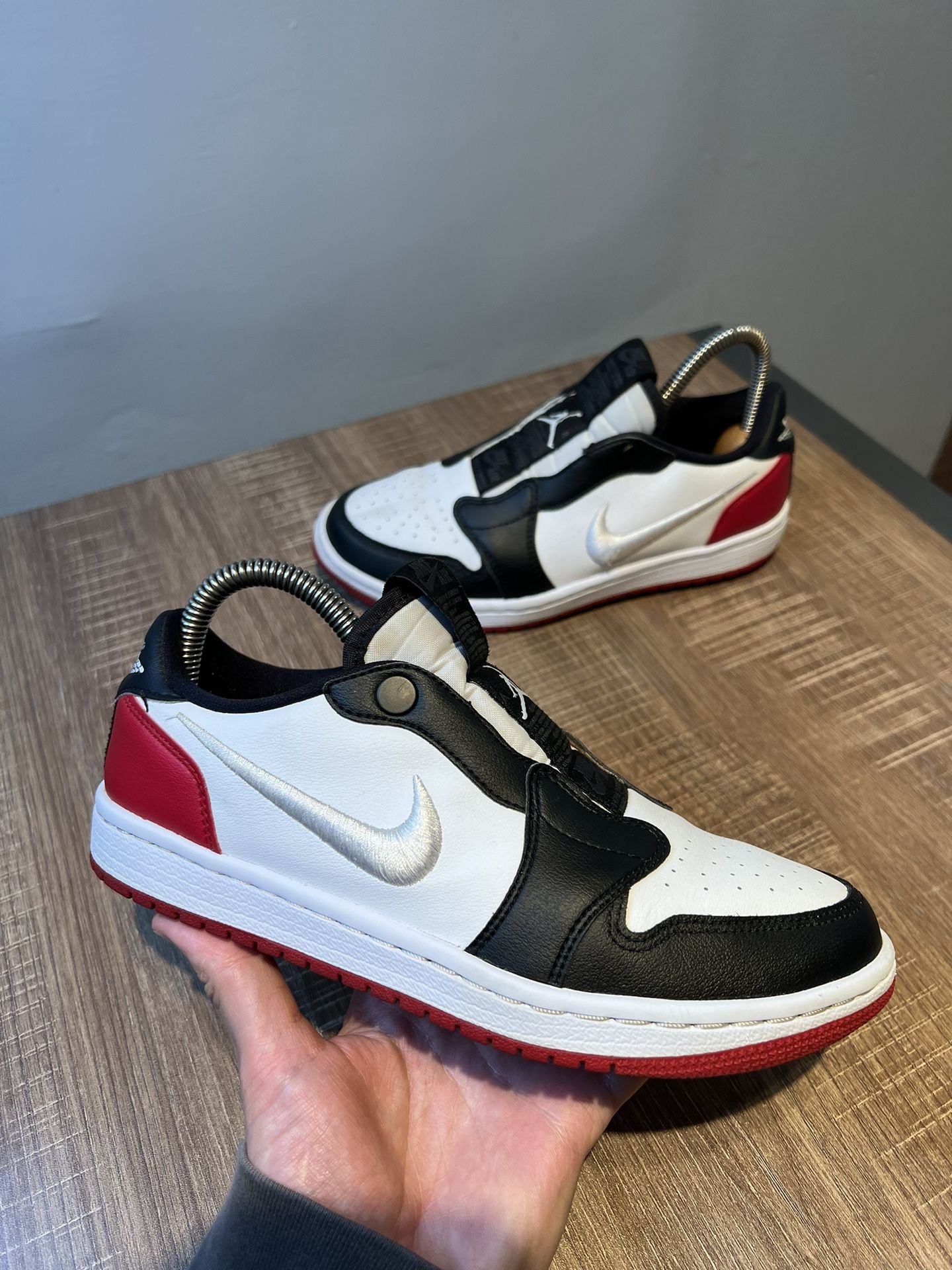 Nike Air Jordan 1 Retro Low Slip Womens Size 6.5 Black Toe White Red AV3918 102