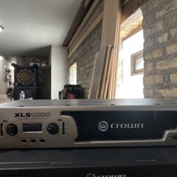 Crown  XLS 1000 High Density Power Amplifier 
