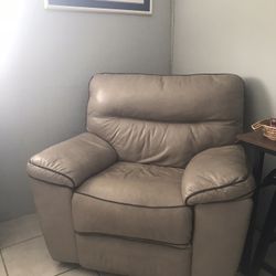 Electric Recliner One Owner
