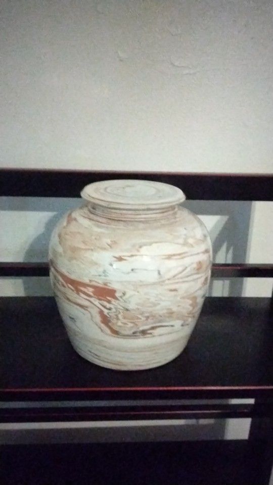 Ceramic Large Urn With Carmel Lid