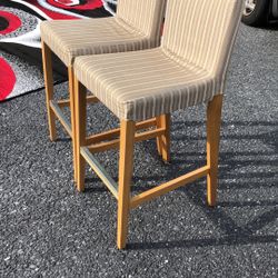 30”h 2 Stools cheers good condition very strong￼