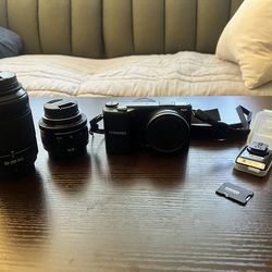 Samsung NX2000 20.3MP Camera