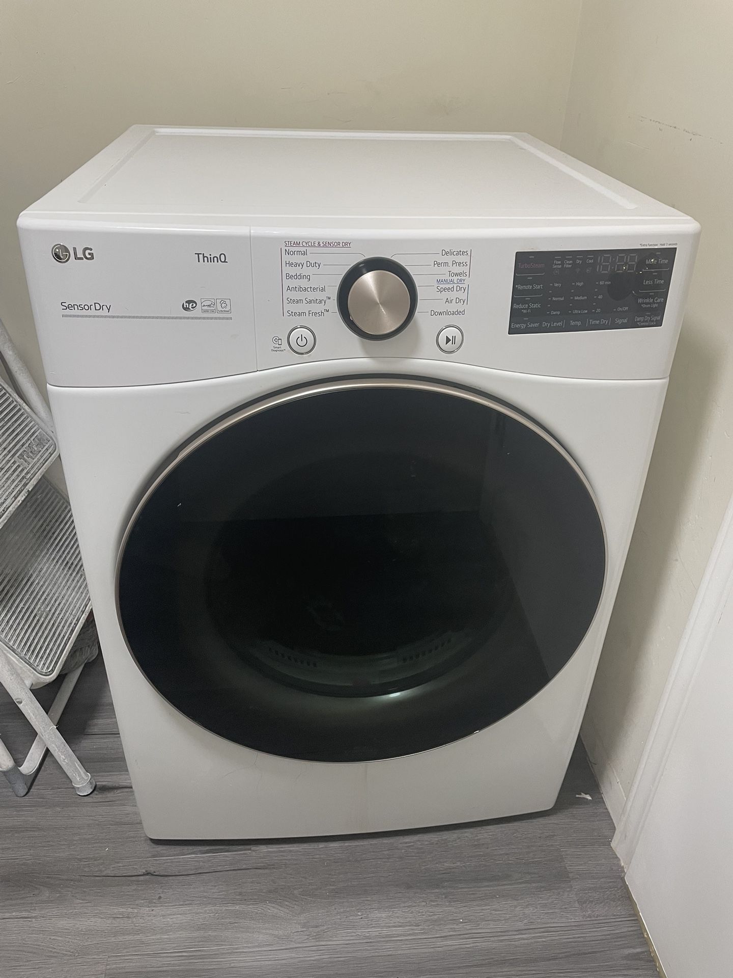 LG Smart Front Load Washer & dryer for Sale in Bakersfield, CA OfferUp