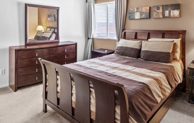 Bedroom Furniture Set (Queen)