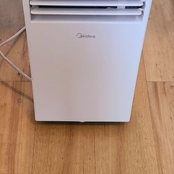 MIDEA 8,000BTU Portable Air Conditioner w/Remote,Hose