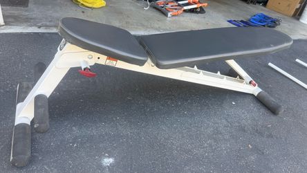 Adjustable weight bench