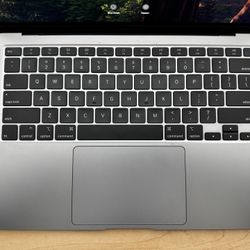 MacBook Air 13”