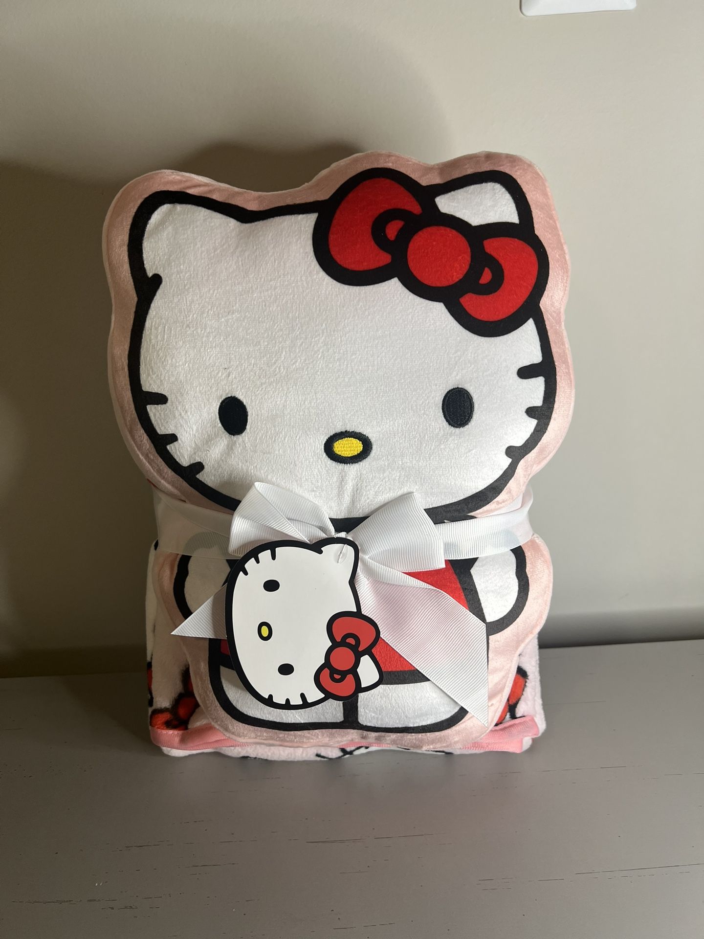 Hello Kitty Shaped Pillow & Throw Set