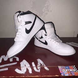 Air Jordan 1 Mid 'White Black'