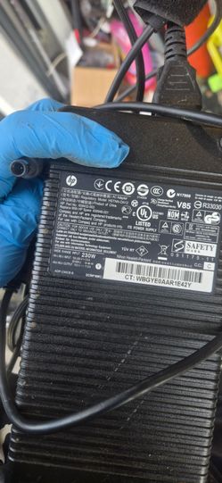 HP big charger 19.5v 11.8 amps