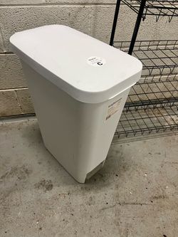 Trash can