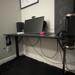 Black Gaming Desk
