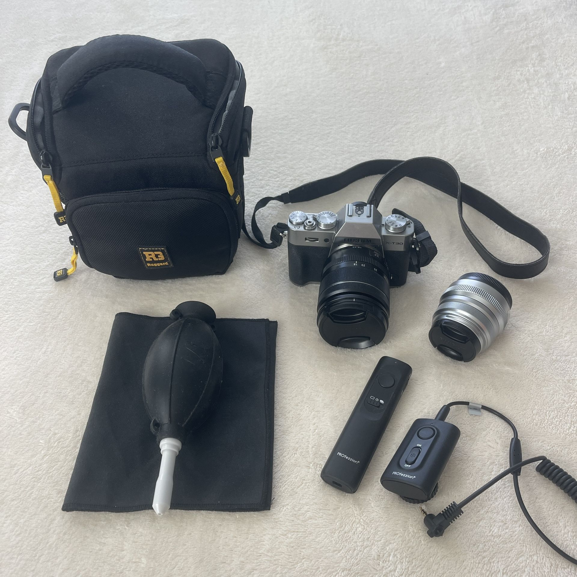 📸 Fujifilm X-T30 II Camera Bundle – Looks Like Film, Shoots Like Digital!