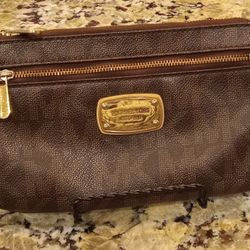 Michael Kors Leather Wristlet/Wallet 
