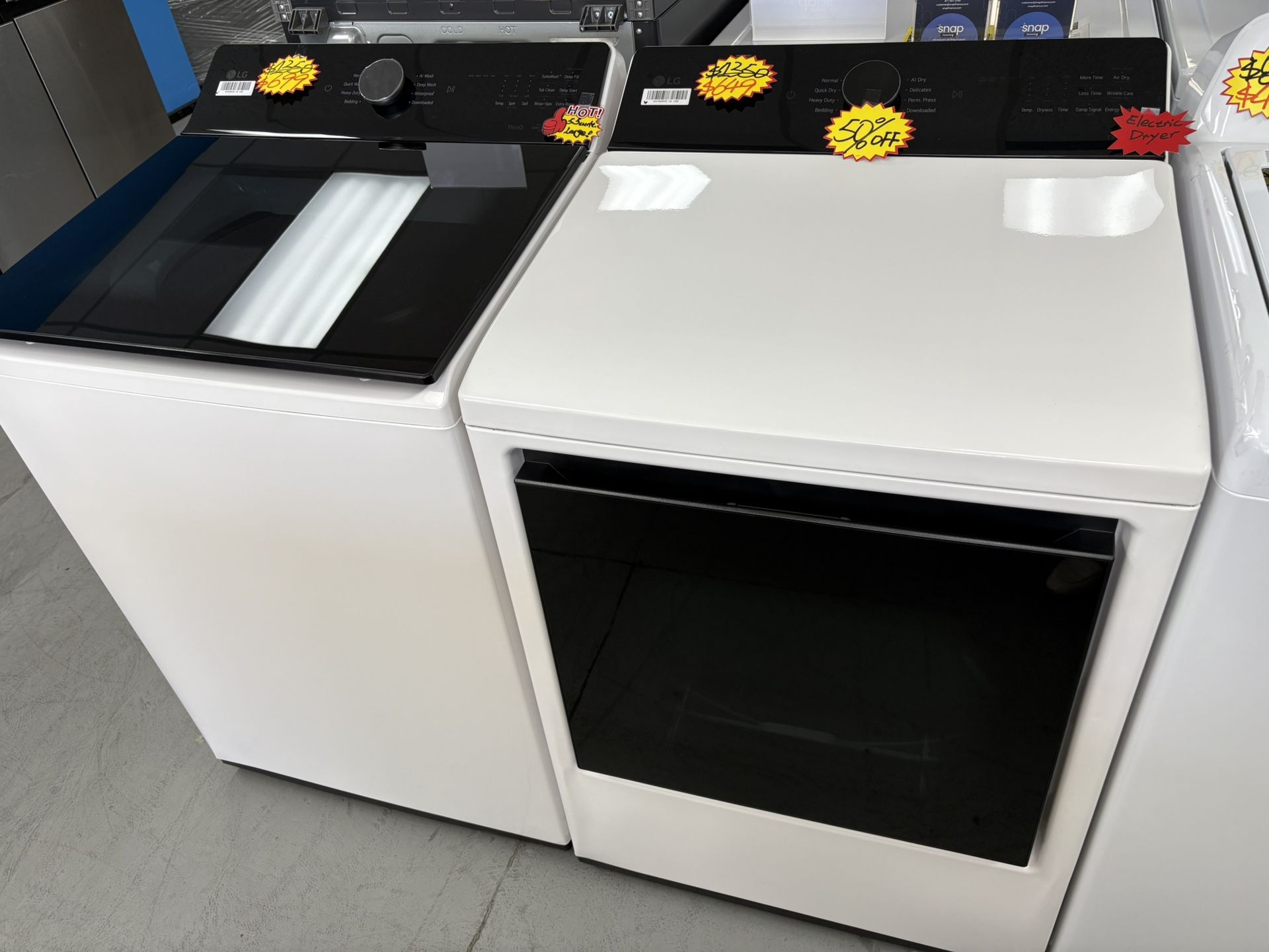 Large‼️5.5 cu.ft Washer and 7.4 cu.ft Electric Dryer 