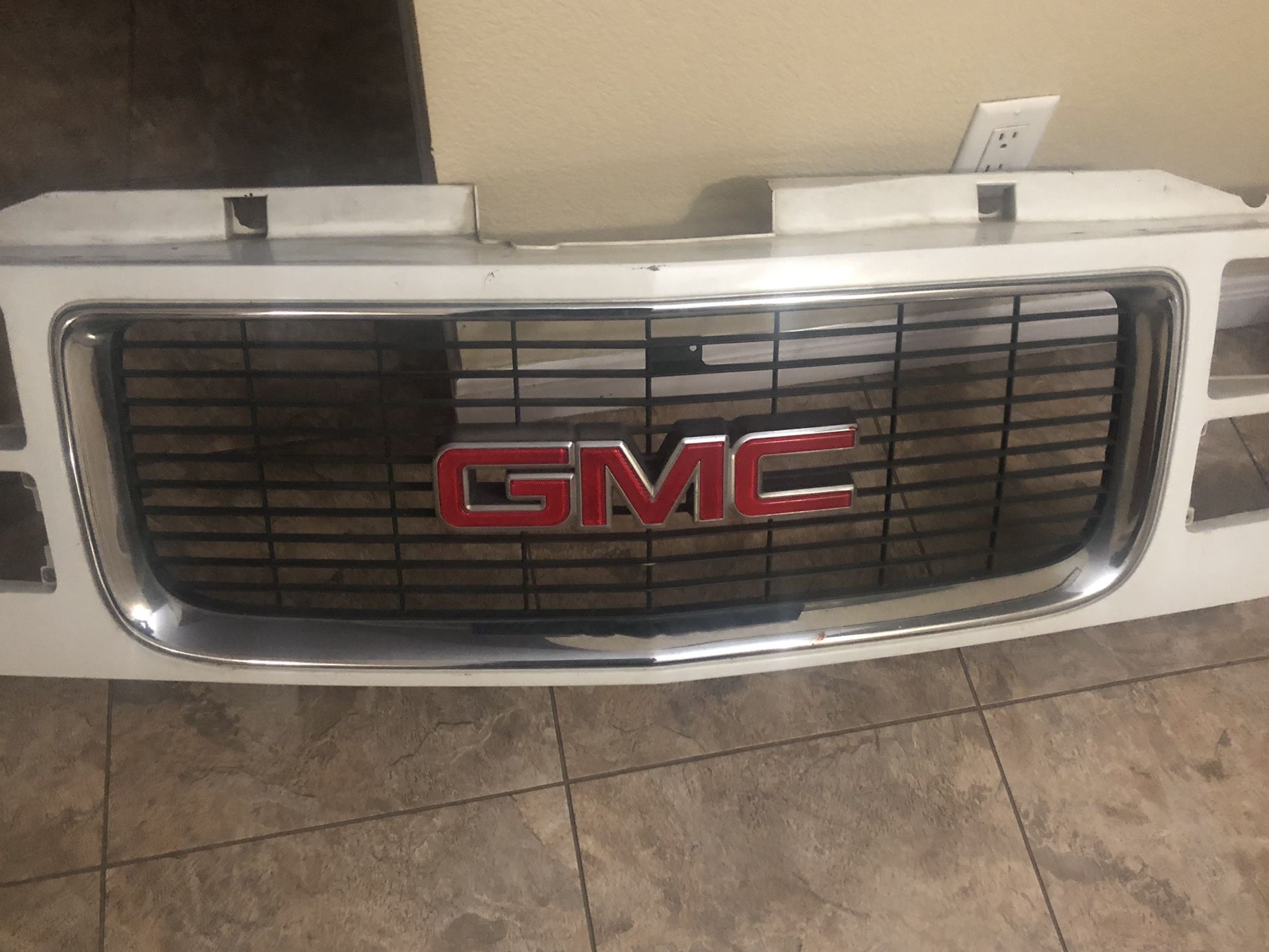 94-99 GMC Sierra 1500 OBS Grill Shell