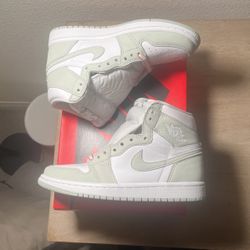 Jordan 1 High Retro Sea foam Womens 5.5