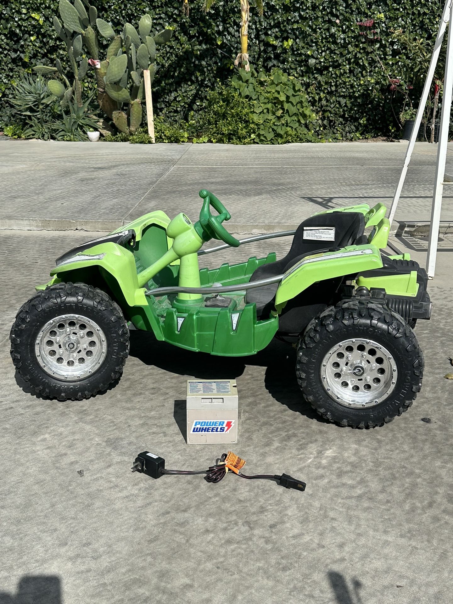 12V Power Wheels Dune Racer Extreme Battery-Powered Ride-On Vehicle with Storage Area, Green