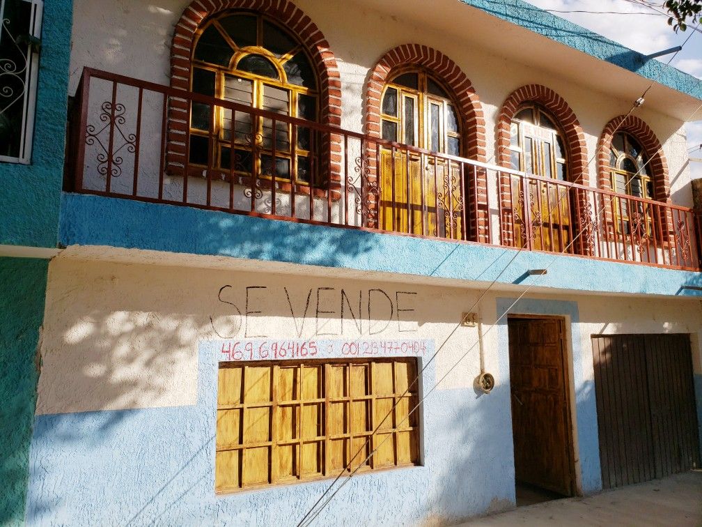 House for sale in Zamora, Michoacán. Mex for Sale in CRYSTAL CITY, CA