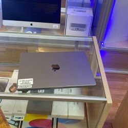 14”MacBook Pro M1 16gb Ram 512 SSD