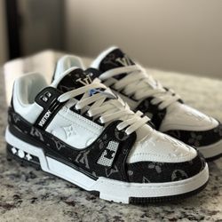 Louis Vuitton Trainer Sneaker 