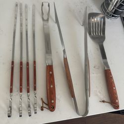 Cuisinart Heavy-Duty BBQ Grill Tool Set – Stainless Steel with Wood Handles