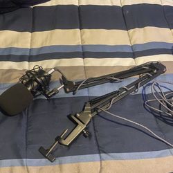 Microphone with wire 