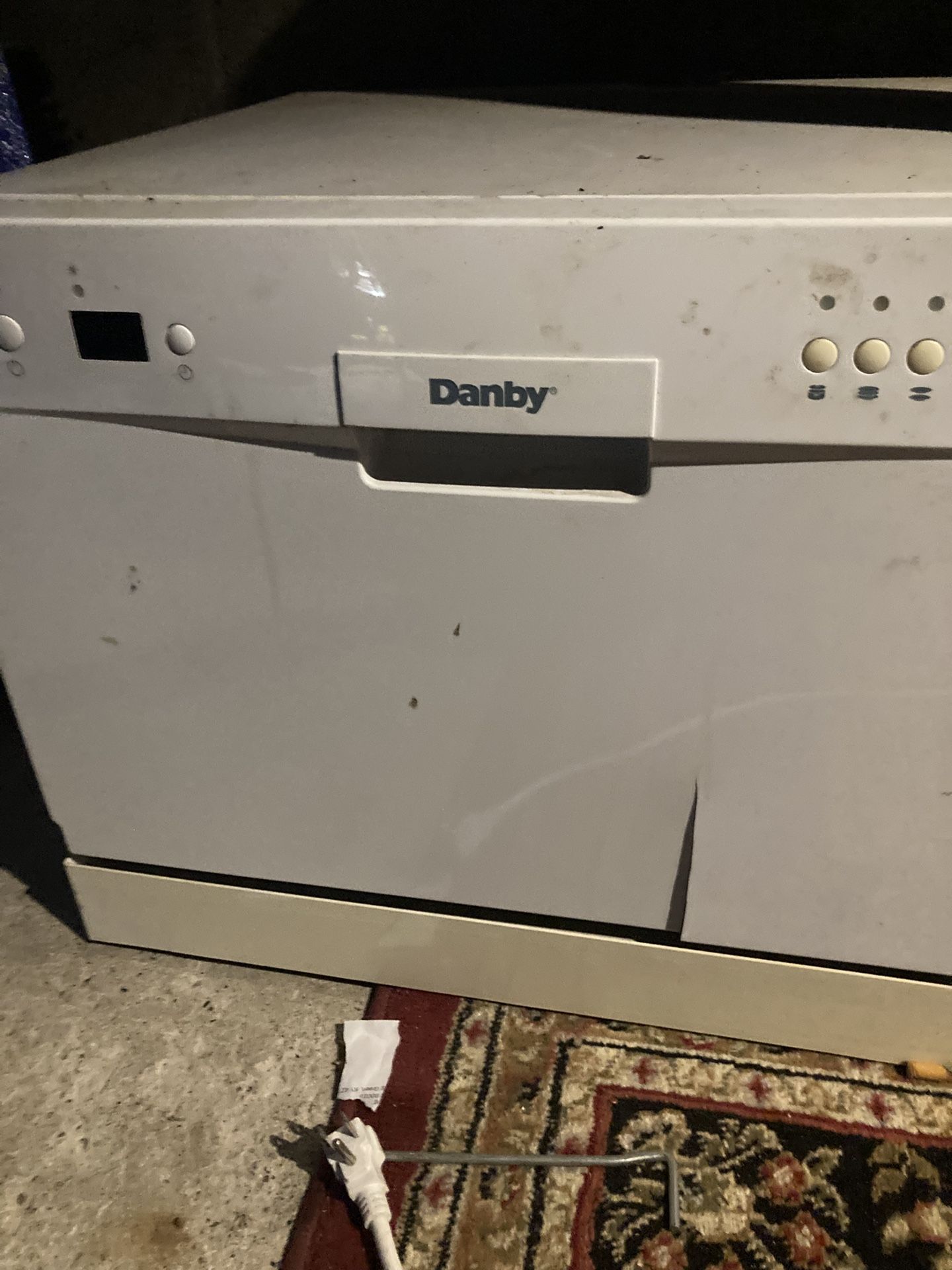 Danby countertop dishyywasher