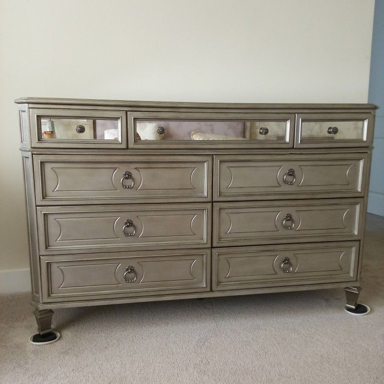 Regal Gallery Collection 9 Drawer Mirror Dresser