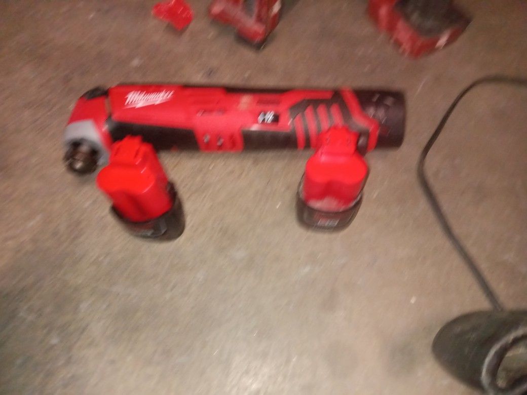 Milwaukee Multi Tool With 2 Batteries