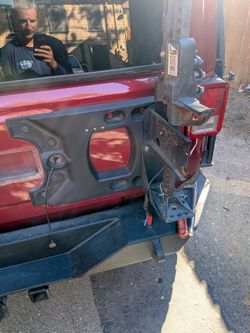 Teraflex tailgate mount
