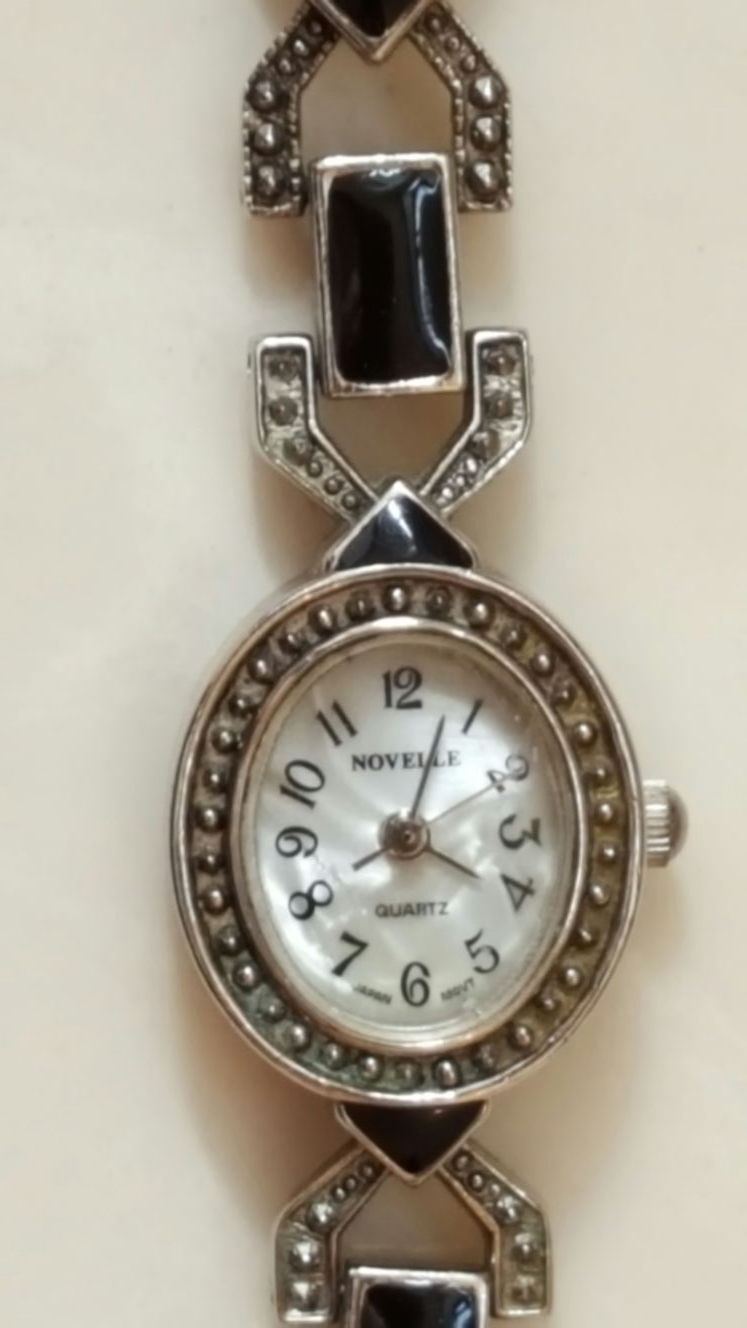 Novelle quartz watch cheap