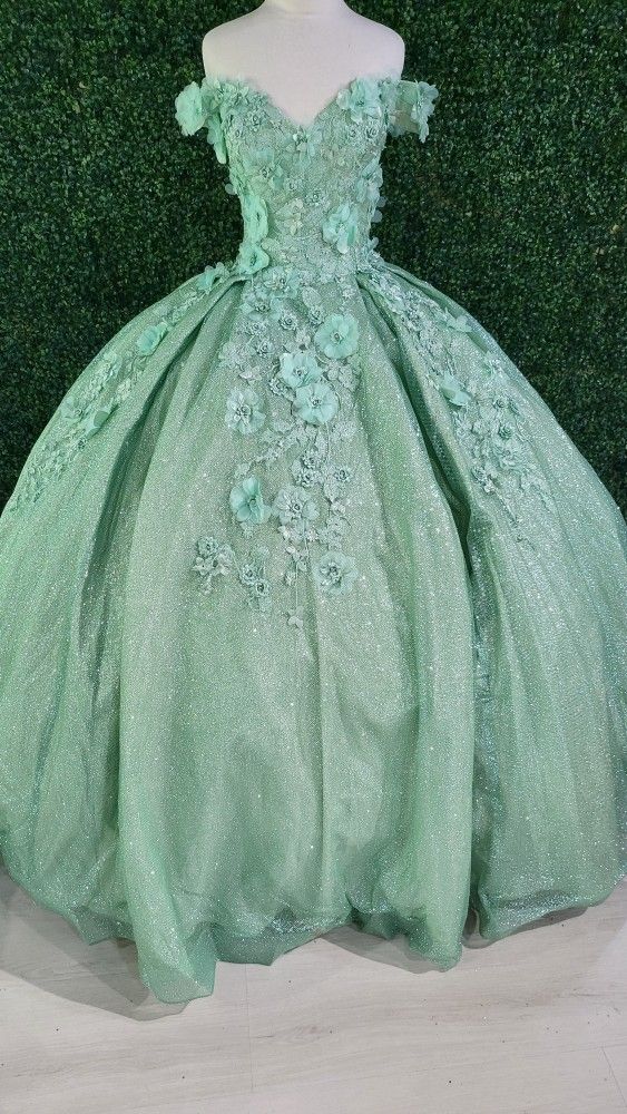 Quinceanera Dress. Sweet16. XV. Fiesta. Dress