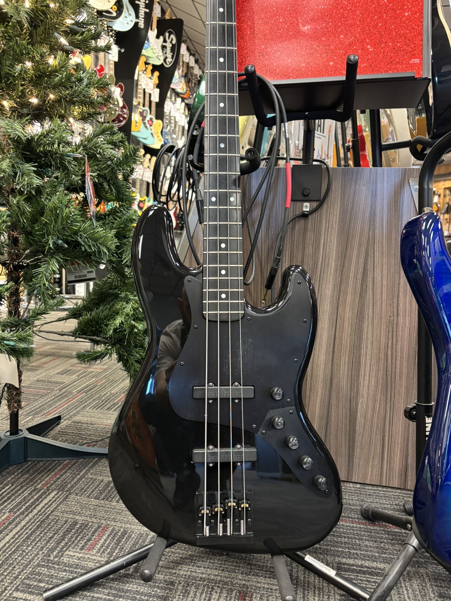 Modulus Jazz Bass Aguilar Preamp Bartolini Pups