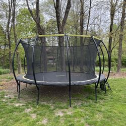 Trampoline 