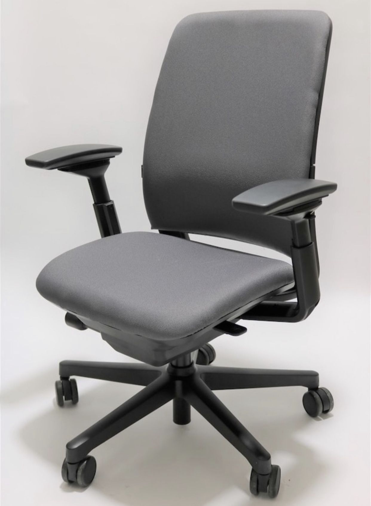 Steelcase Amia Ergonomic Office Chairs Fully Adjustable Like New 2020