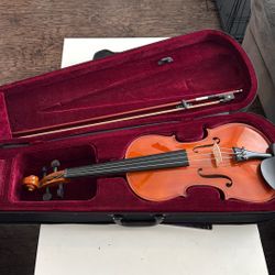 Full Size Violin, Missing E String Perfect Condition Over All 