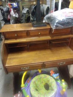 Roll top desk $100