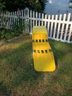 Yellow 🟡 folding lounge chair
