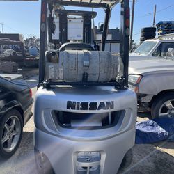 nissan fortlift 3400 lift capacity